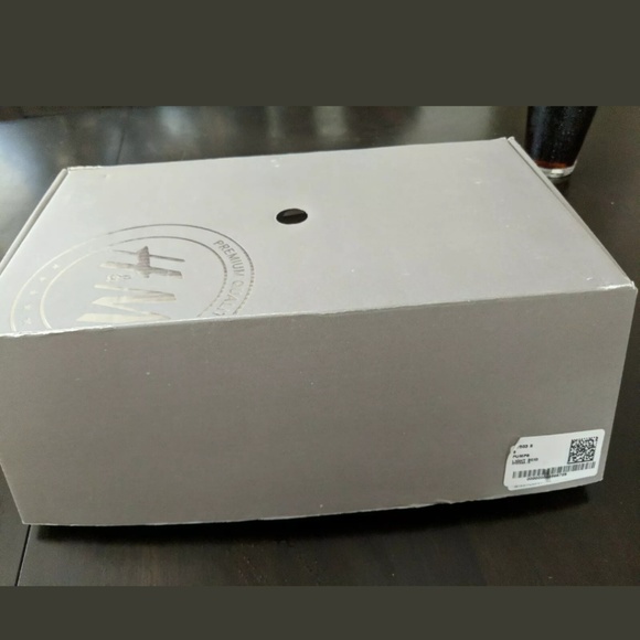 Beautiful beige! - Picture 3 of 5